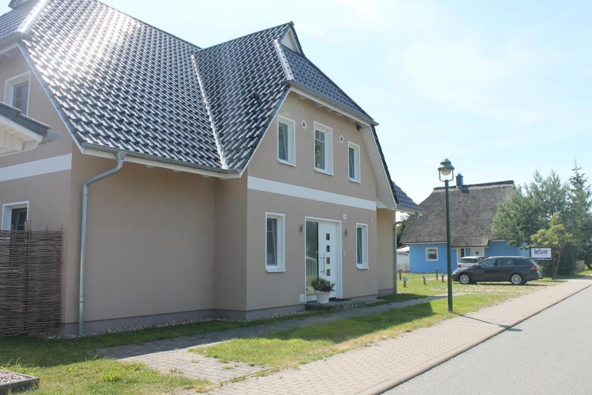 Ferienwohnung Asia in Born Exterior foto
